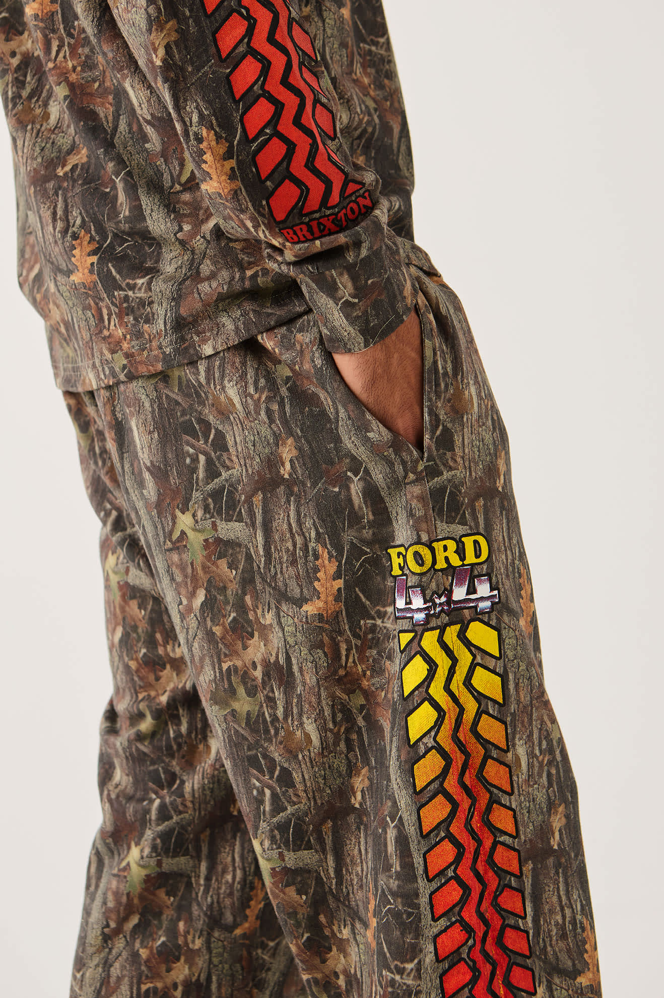 Brixton x Ford 4x4 Chrome Sweatpant – Boxwood Green